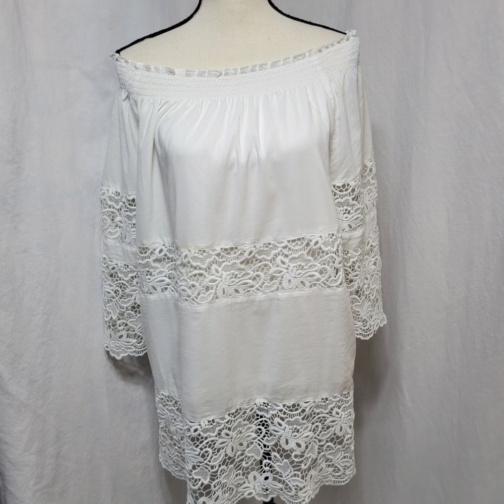Chicos white lined blouse with lace striped sections, cotton/modal, sz 2 (L-12)